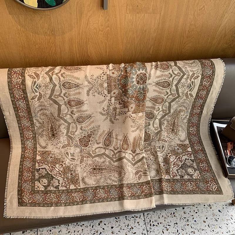 Модный женский квадратный вискозный шарф Ацтекский Пейсли Цветочный Бахрома Хиджаб Шали и Накидки Женский Фуляр Эшарп Дизайнерский 130*130 см
Модный женский квадратный вискозный шарф Ацтекский Пейсли Цветочный Бахрома Хиджаб Шали и Накидки Женский Фуляр Эшарп Дизайнерский 130*130 см