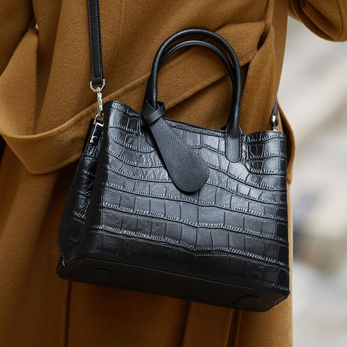 Complete soft genuine leather women s bags real cowhide shoulder office ladies tote top
Complete soft genuine leather women s bags real cowhide shoulder office ladies tote top