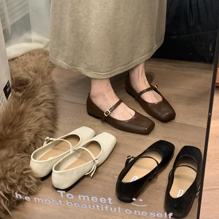 French square head shallow mouth single shoes women s 2025 new with skirt evening breeze gentle shoes soft flat Mary Jane small leather shoes 35 коричневый
French square head shallow mouth single shoes women s 2025 new with skirt evening breeze gentle shoes soft flat Mary Jane small leather shoes 35 коричневый