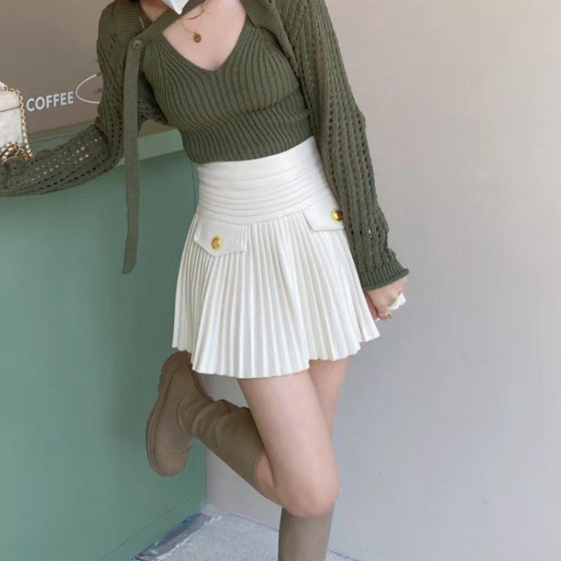 Women s High-Waisted White Pleated Skirt - A-Line, Slimming, Versatile for Spring Commuting and Hot Girl Style. XS
Women s High-Waisted White Pleated Skirt - A-Line, Slimming, Versatile for Spring Commuting and Hot Girl Style. XS