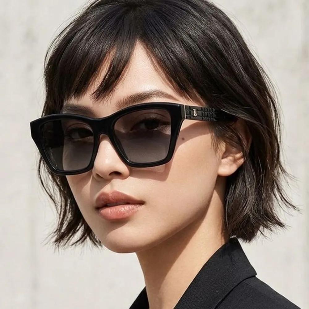 Burberry Sunglasses BE4391 30018G Black Square Horn-rimmed Logo Embellished Luxury Fashion ARDEN
Burberry Sunglasses BE4391 30018G Black Square Horn-rimmed Logo Embellished Luxury Fashion ARDEN