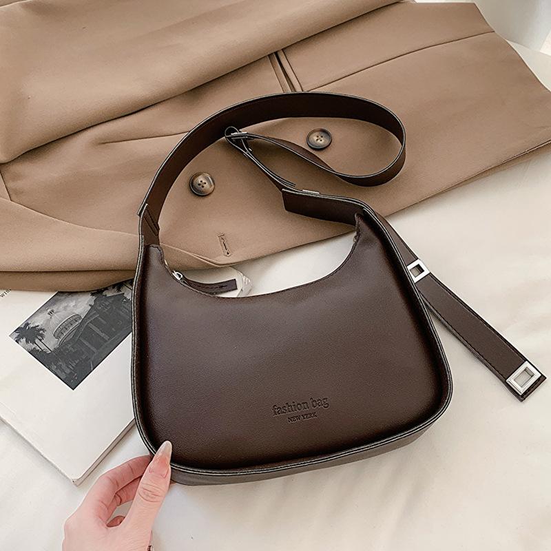 Spring high-end bag women s 2025 new fashionable simple and versatile solid color shoulder bag foreign-style texture messenger bag
Spring high-end bag women s 2025 new fashionable simple and versatile solid color shoulder bag foreign-style texture messenger bag