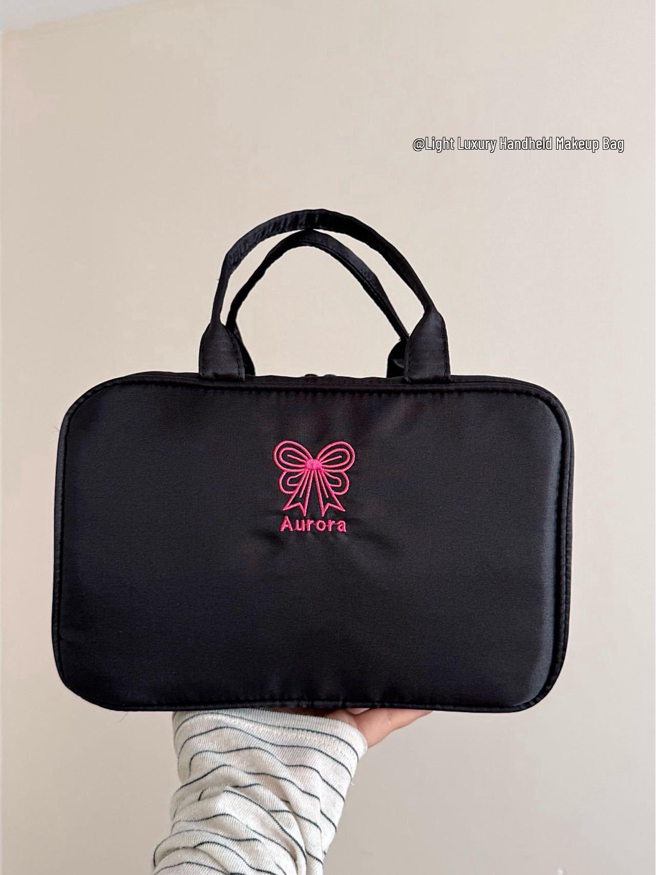 Тришарова портативна косметичка-органайзер для макіяжу - Велика місткість для подорожей
Тришарова портативна косметичка-органайзер для макіяжу - Велика місткість для подорожей