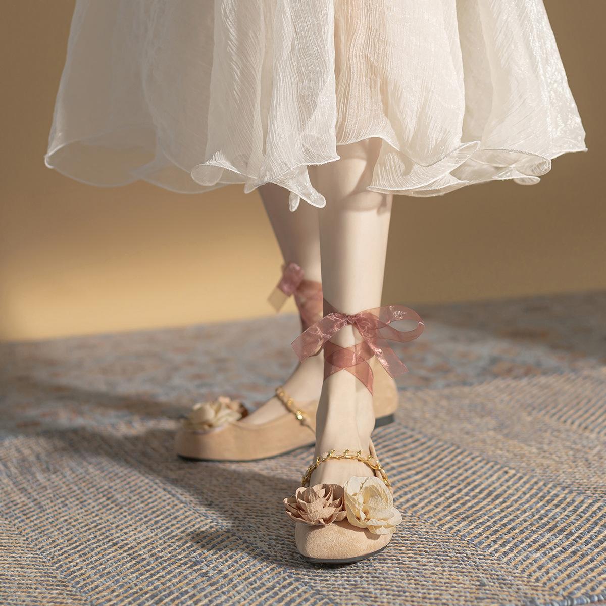 2025 spring new Chinese style flower Mary Jane square head single shoes women s retro flat ballet shoes versatile 34
2025 spring new Chinese style flower Mary Jane square head single shoes women s retro flat ballet shoes versatile 34