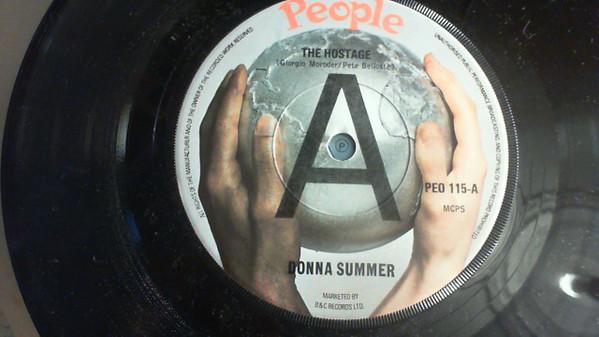 7inch Record DONNA SUMMER - The Hostage PEO115PROMO People 1974 UK Soul/Funk Used
7inch Record DONNA SUMMER - The Hostage PEO115PROMO People 1974 UK Soul/Funk Used