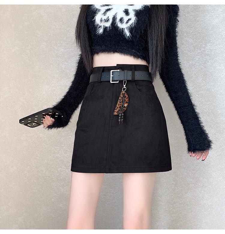 High-Waist Brown Suede Plush Pencil Skirt for Plus-Size Women - Versatile A-Line, Slimming, Short Skirt for Spring & Autumn 4XL
High-Waist Brown Suede Plush Pencil Skirt for Plus-Size Women - Versatile A-Line, Slimming, Short Skirt for Spring & Autumn 4XL