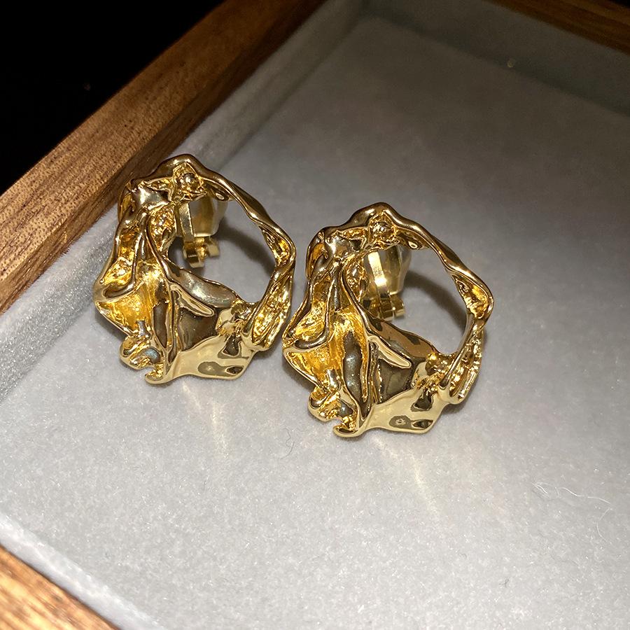 K real gold electroplated pleated round ear clips niche design high-end earrings retro fashion temperament earrings women
K real gold electroplated pleated round ear clips niche design high-end earrings retro fashion temperament earrings women