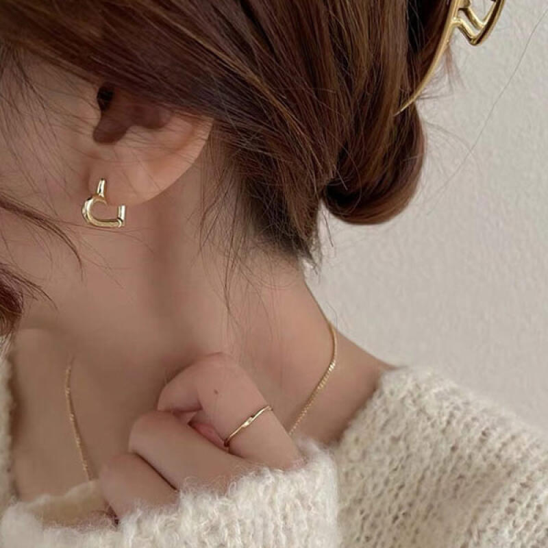Solphie Gold Heart Earrings gold
Solphie Gold Heart Earrings gold