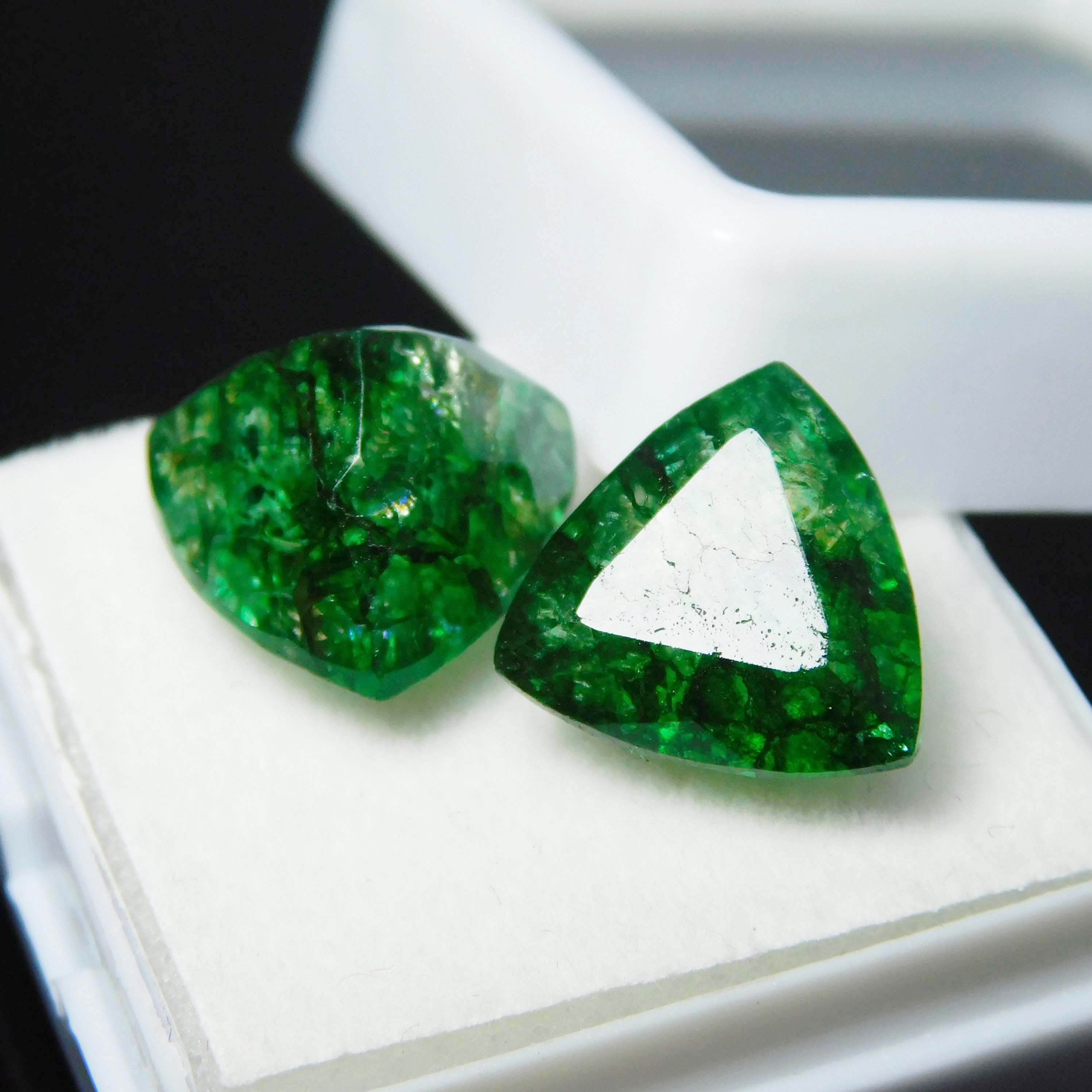 Natural Green Colombian Emerald 18.59ct Trillion Cut Certified Loose Gemstone 12.3 mm Each зелений
Natural Green Colombian Emerald 18.59ct Trillion Cut Certified Loose Gemstone 12.3 mm Each зелений