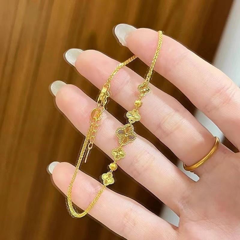 New Five-flower Four-leaf Clover Bracelet Women s Light Luxury Niche Design Fashion Jewelry Trend Versatile Exquisite Jewelry
New Five-flower Four-leaf Clover Bracelet Women s Light Luxury Niche Design Fashion Jewelry Trend Versatile Exquisite Jewelry