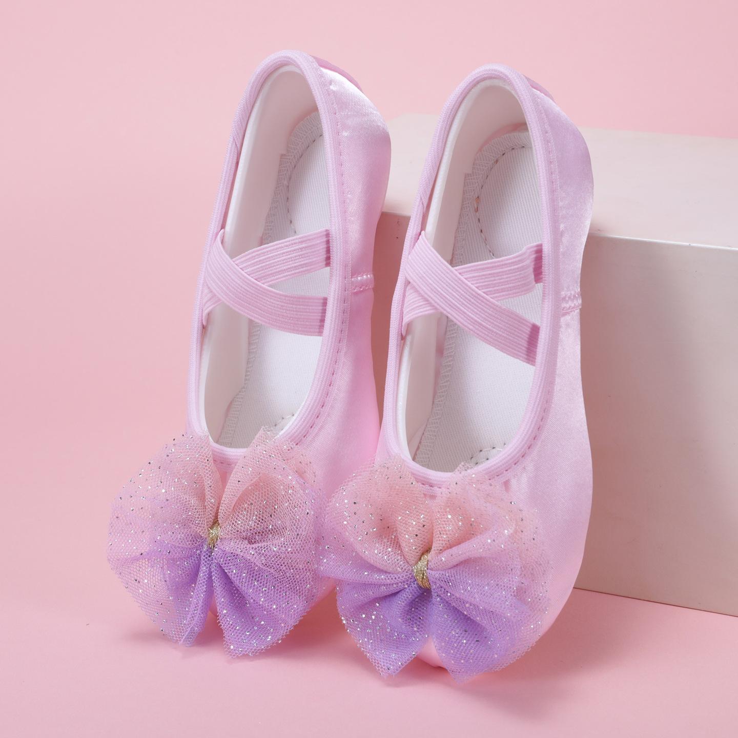 Women s sneakers winter pink purple ballet shoes foot warmer Korean Japanese style line dance shoes cute children shoes 23 розовый
Women s sneakers winter pink purple ballet shoes foot warmer Korean Japanese style line dance shoes cute children shoes 23 розовый