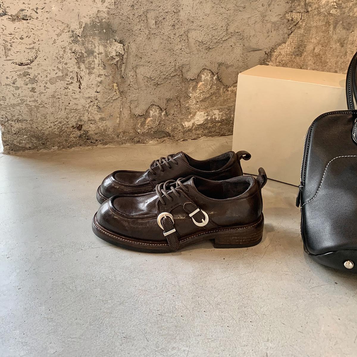 Cowhide version~ grape ma with the same height increase of 5cm washed horse leather British style loafer shoe head double buckle belt small leather 40
Cowhide version~ grape ma with the same height increase of 5cm washed horse leather British style loafer shoe head double buckle belt small leather 40