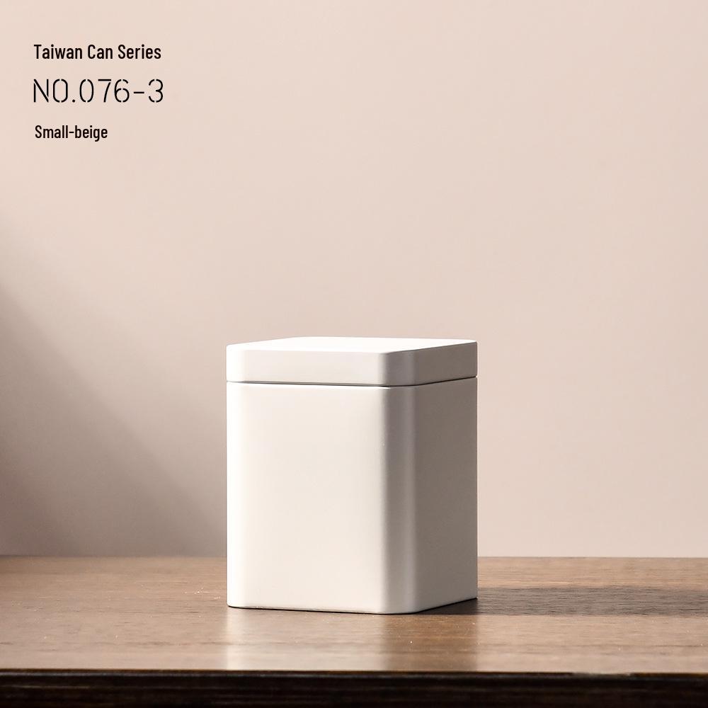 Compact Square Tea Can: Sealed Tinplate Storage for Loose Leaf Tea - 2 Liang Capacity, Red and Green, Portable and Customizable Design
Compact Square Tea Can: Sealed Tinplate Storage for Loose Leaf Tea - 2 Liang Capacity, Red and Green, Portable and Customizable Design