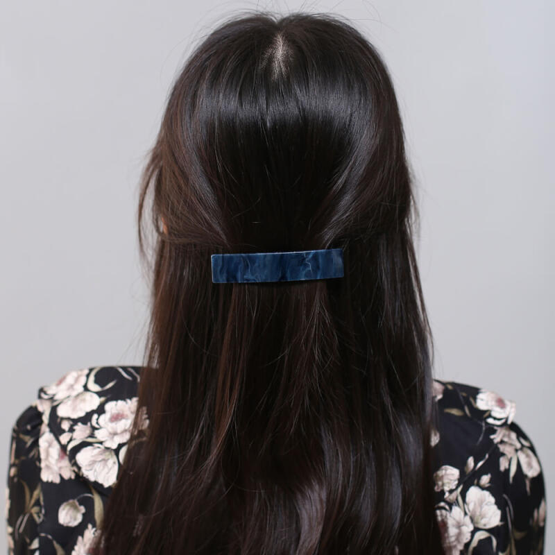 Marble Square Automatic Hairpin (Navy)
Marble Square Automatic Hairpin (Navy)