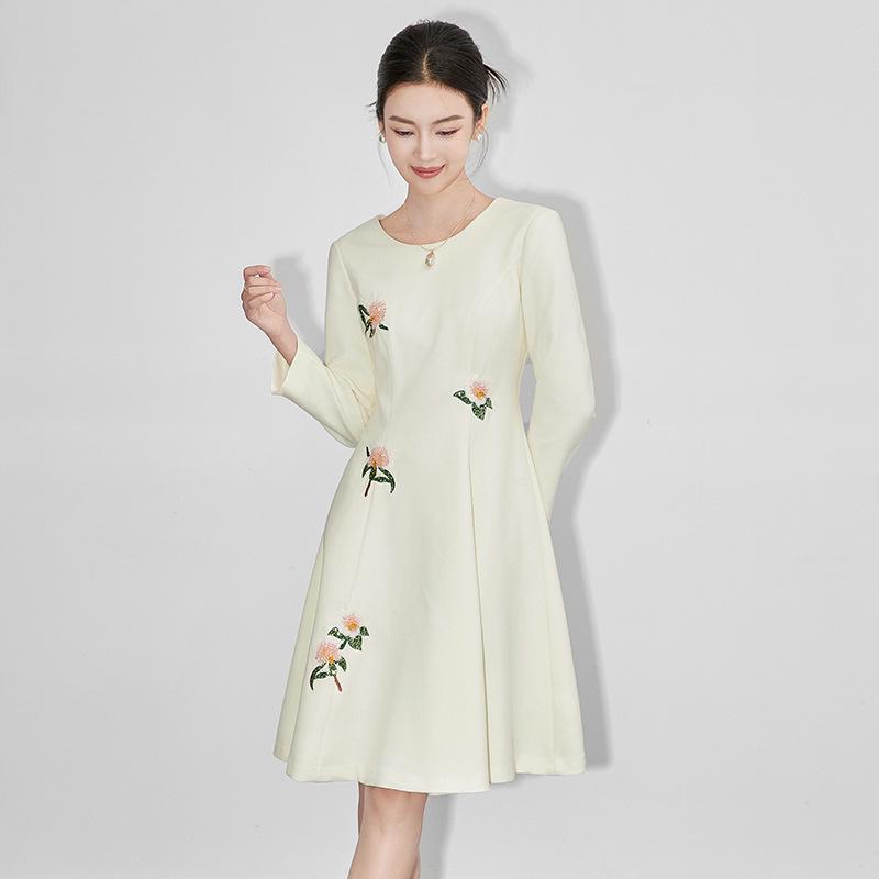 Elegant Sequined A-Line Dress with Waist-Hugging Fit M
Elegant Sequined A-Line Dress with Waist-Hugging Fit M