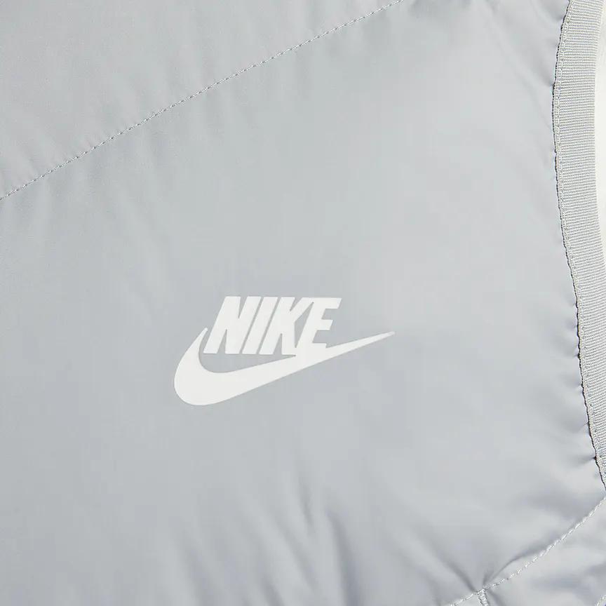 Nike Storm-Fit Windrunner Series ветрозащитный теплый жилет с воротником-стойкой, мужские жилеты светло-дымчато-серого цвета DV1136-077 L
Nike Storm-Fit Windrunner Series ветрозащитный теплый жилет с воротником-стойкой, мужские жилеты светло-дымчато-серого цвета DV1136-077 L