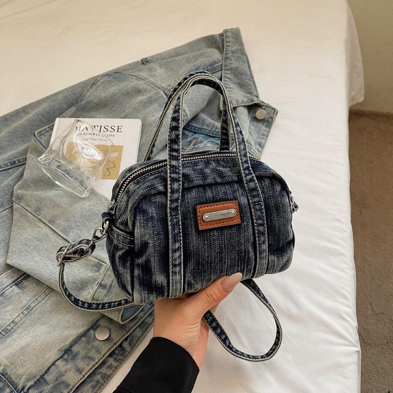 Denim old European and American casual handbag 2025 summer new Hong Kong style popular trend single shoulder messenger women s bag джинсовый синий
Denim old European and American casual handbag 2025 summer new Hong Kong style popular trend single shoulder messenger women s bag джинсовый синий