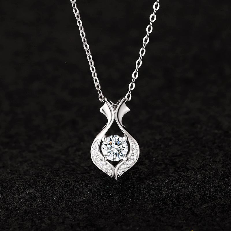 Korean Style Silver Necklace for Women: Heart Diamond Pendant, Angel Tear and Temperament Pendants, Perfect for Birthday Gifts. 925 Silver
Korean Style Silver Necklace for Women: Heart Diamond Pendant, Angel Tear and Temperament Pendants, Perfect for Birthday Gifts. 925 Silver