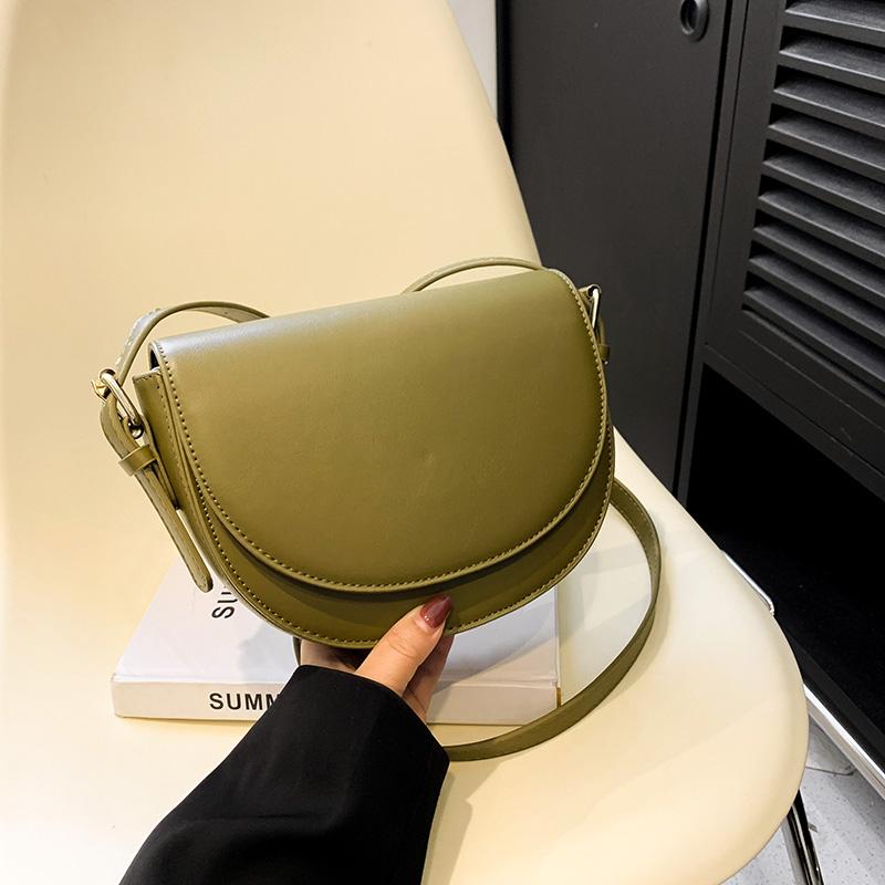 Retro Design Flap Shape Crossbody Bags For Women Pure Color Shoulder Saddle Bag Casual Street Commute Purses And Handbags Female 22x16x9cm зелёный
Retro Design Flap Shape Crossbody Bags For Women Pure Color Shoulder Saddle Bag Casual Street Commute Purses And Handbags Female 22x16x9cm зелёный
