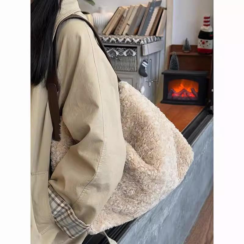 Vintage Faux Lambswool Handbag Women Lazy Style Large Capacity Tote Bag Ladies Fashion Premium Luxury Simple Office Shoulder Bag 35x25x18cm бежевый
Vintage Faux Lambswool Handbag Women Lazy Style Large Capacity Tote Bag Ladies Fashion Premium Luxury Simple Office Shoulder Bag 35x25x18cm бежевый
