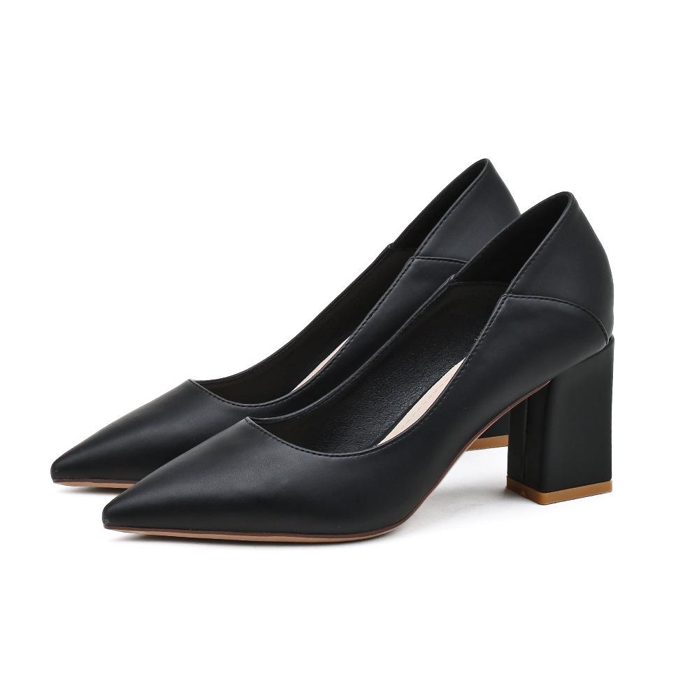 Женская мода Массивный каблук Заостренный носок Высокие каблуки 2025 - Стиль с мелким вырезом 34 чёрный
Женская мода Массивный каблук Заостренный носок Высокие каблуки 2025 - Стиль с мелким вырезом 34 чёрный