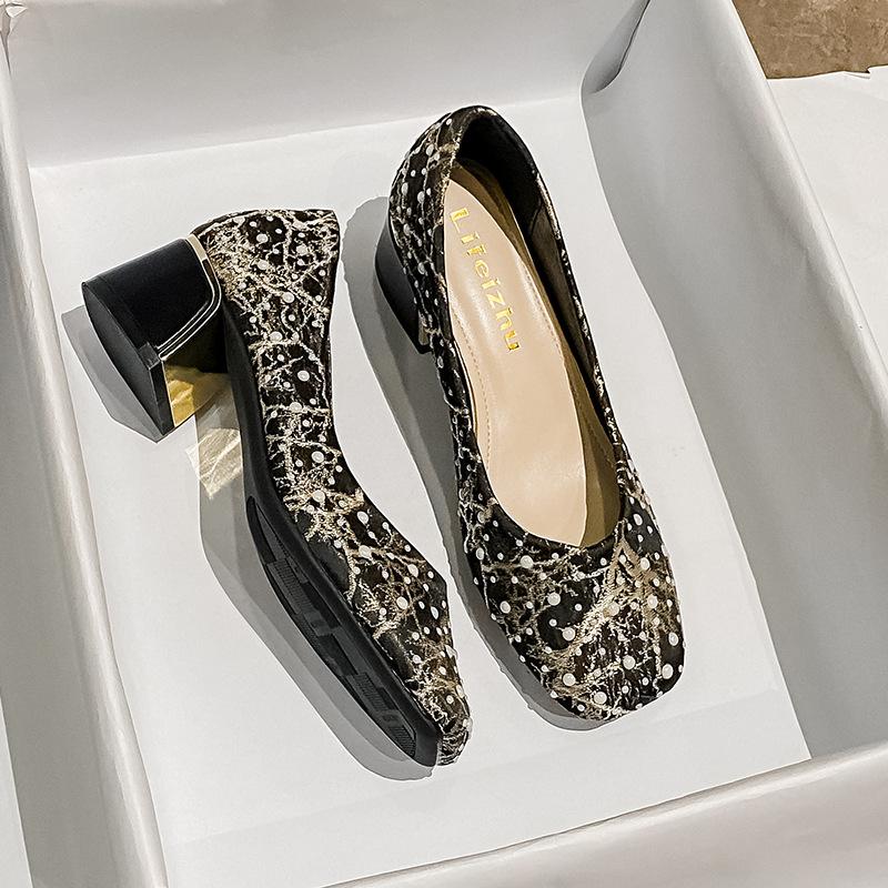 Plus Size35-43 Fashion Round Toe Dress Shoes Pearls Bow-knot Design Women High Heel Pumps Chunky High Heels Wedding Party Shoes 35 чёрный
Plus Size35-43 Fashion Round Toe Dress Shoes Pearls Bow-knot Design Women High Heel Pumps Chunky High Heels Wedding Party Shoes 35 чёрный