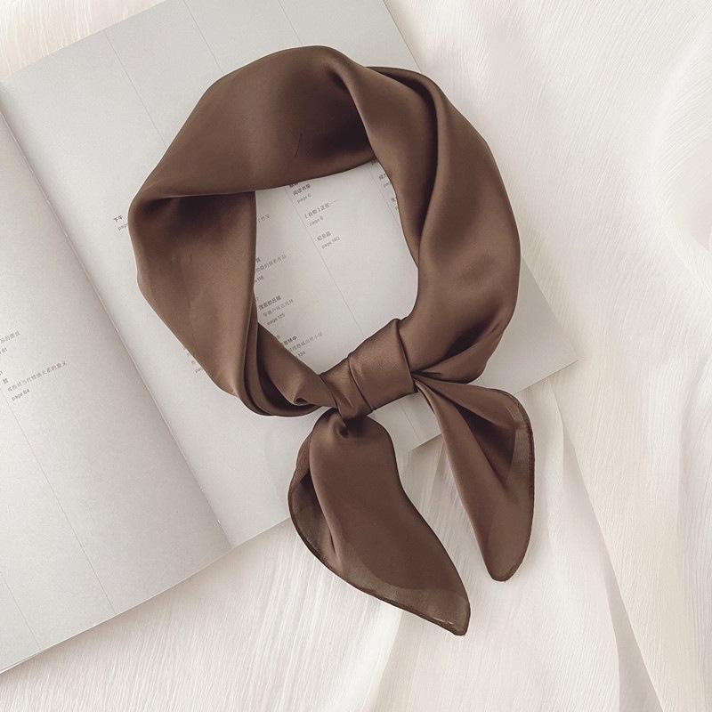 Solid Color Small Square Scarf for Women, Simple Korean Style, Versatile for Spring and Summer, Suitable for Professionals, Bank Employees 70*70cm коричневий
Solid Color Small Square Scarf for Women, Simple Korean Style, Versatile for Spring and Summer, Suitable for Professionals, Bank Employees 70*70cm коричневий
