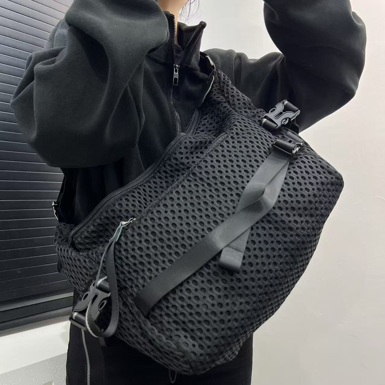 Women S Mesh Multi-Buckle Oblique Span Bag Trendy Simple Lightweight Versatile Shoulder Bag чёрный
Women S Mesh Multi-Buckle Oblique Span Bag Trendy Simple Lightweight Versatile Shoulder Bag чёрный