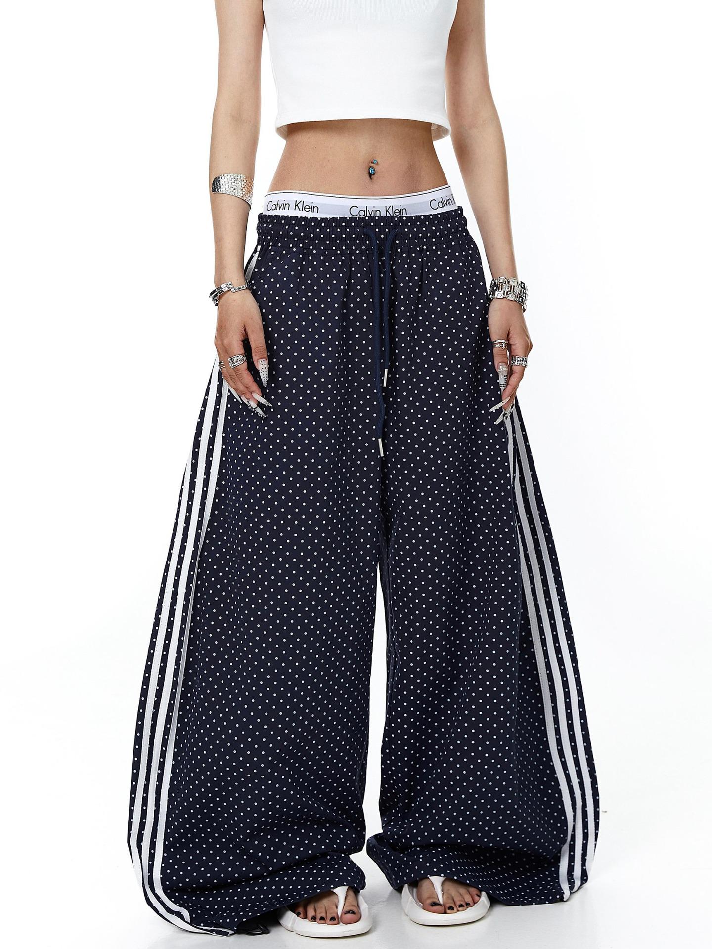 2025 Autumn Women s High Waist Wide Leg Scimitar Jeans: Trendy Floor-Length Retro Style Large чёрный
2025 Autumn Women s High Waist Wide Leg Scimitar Jeans: Trendy Floor-Length Retro Style Large чёрный
