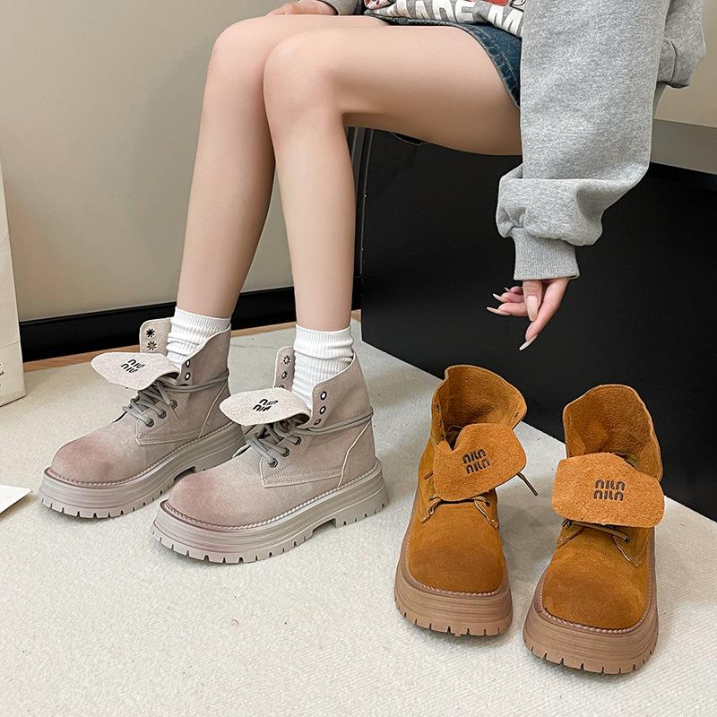 Wasteland wind matte Martin boots women s autumn new lapel locomotive boots domineering British muffin sole shoes tide 40 пісочний
Wasteland wind matte Martin boots women s autumn new lapel locomotive boots domineering British muffin sole shoes tide 40 пісочний