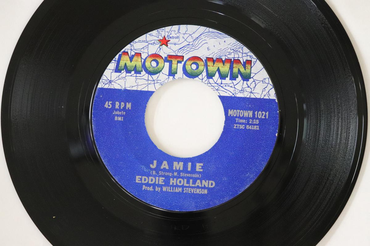 7inch Record EDWARD HOLLAND, JR. - Jamie / Take A Chance On Me MOTOWN1021 Motown 1961 US Soul/Funk Used
7inch Record EDWARD HOLLAND, JR. - Jamie / Take A Chance On Me MOTOWN1021 Motown 1961 US Soul/Funk Used