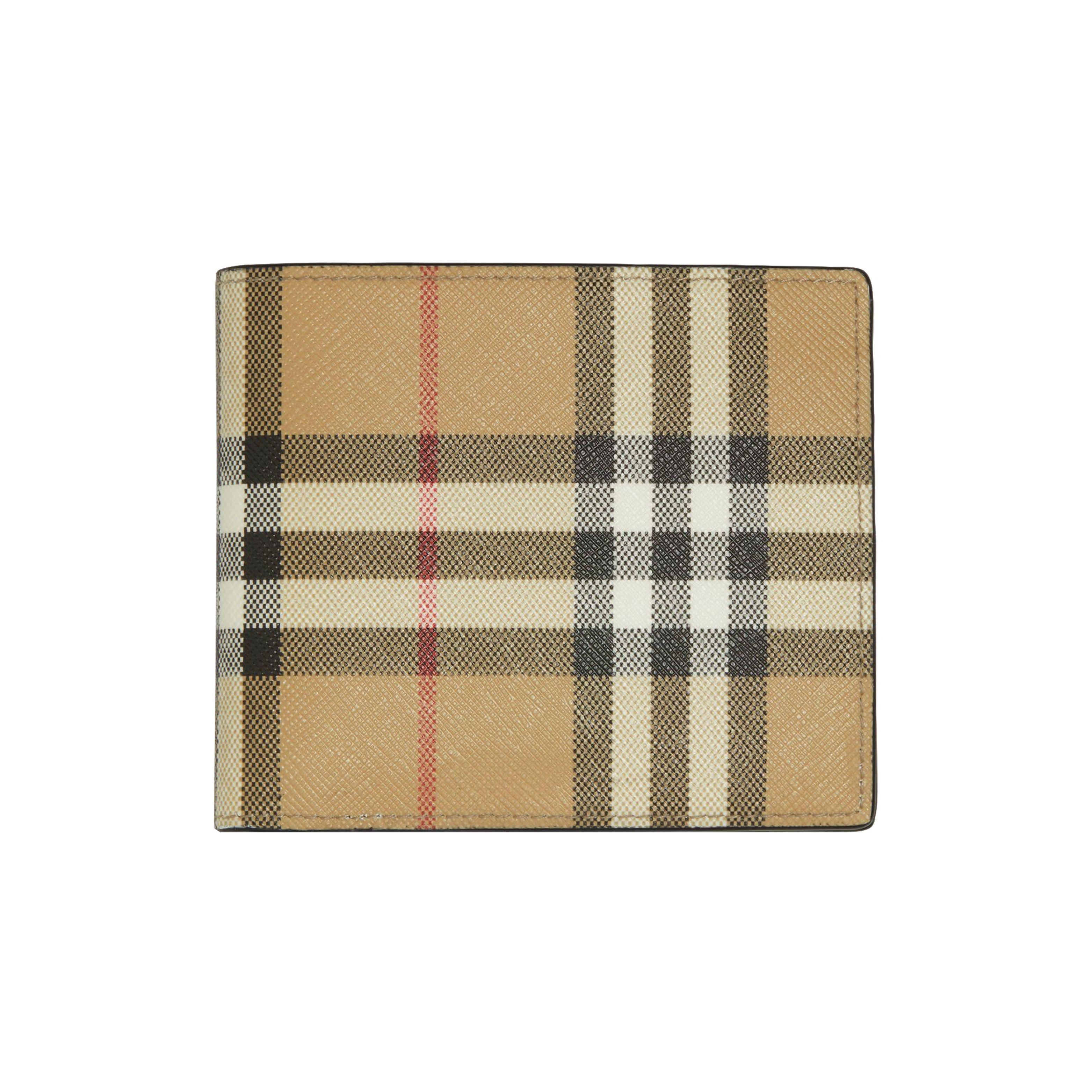Burberry Компактний гаманець з подвійним складанням, бавовняний, з вінтажним картатим принтом, чоловічий, бежевий 80579501 Basic Set (Bag+Dust Bag)
Burberry Компактний гаманець з подвійним складанням, бавовняний, з вінтажним картатим принтом, чоловічий, бежевий 80579501 Basic Set (Bag+Dust Bag)