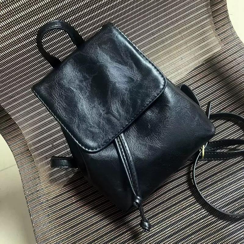 Small retro brown backpack women s 2025 autumn and winter new ins simple and versatile shoulder bag чорний
Small retro brown backpack women s 2025 autumn and winter new ins simple and versatile shoulder bag чорний