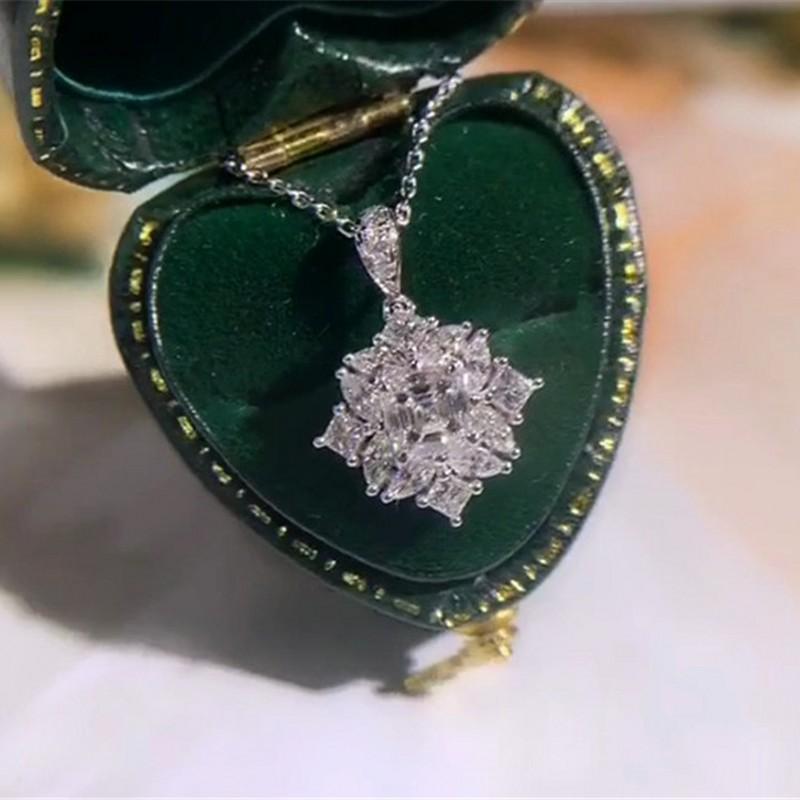 Princ огранка Diamond cz Кулон Real 925 Sterling Sier Party Свадебные подвески Цепочка Nece для женщин Свадебный шарм Ювелирные изделия
Princ огранка Diamond cz Кулон Real 925 Sterling Sier Party Свадебные подвески Цепочка Nece для женщин Свадебный шарм Ювелирные изделия