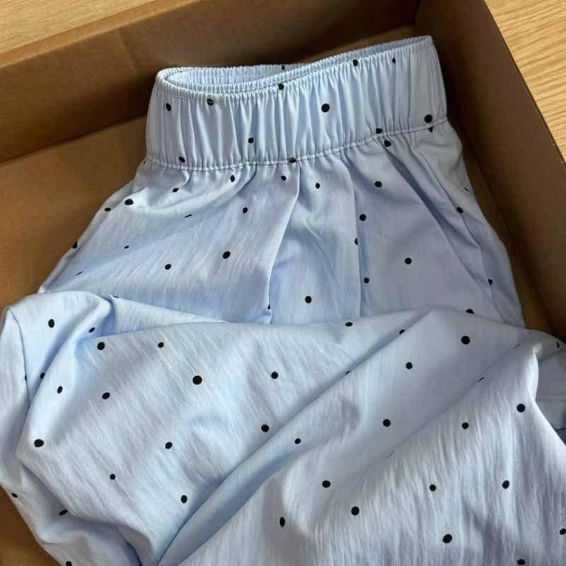 Petite Women s High-Waisted Blue Polka Dot Wide-Leg Ice Silk Pants 2025 Style S (80-95 kg recommended)
Petite Women s High-Waisted Blue Polka Dot Wide-Leg Ice Silk Pants 2025 Style S (80-95 kg recommended)