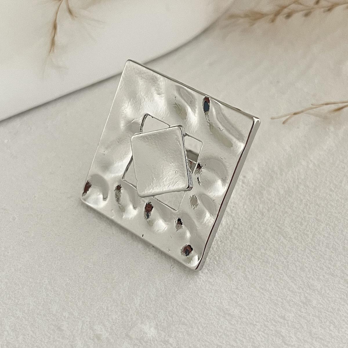 Винтажные геометрические плиссированные кольца-суставы с цветком, золотого и серебряного цвета, нерегулярные кольца на фаланги с искусственным жемчугом, полые, модная бижутерия для женщин и мужчин
Винтажные геометрические плиссированные кольца-суставы с цветком, золотого и серебряного цвета, нерегулярные кольца на фаланги с искусственным жемчугом, полые, модная бижутерия для женщин и мужчин