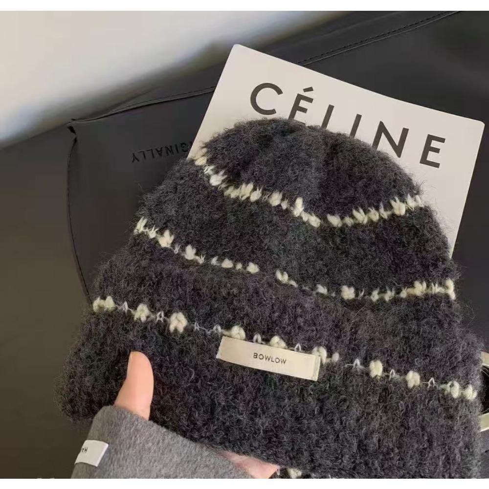 Wool blended high-end striped small fragrant scarf women s winter Korean soft waxy knitted warm scarf hat set
Wool blended high-end striped small fragrant scarf women s winter Korean soft waxy knitted warm scarf hat set