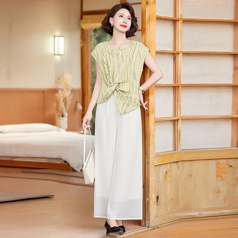 Mom s Summer 2026 Elegant Ice Silk Chiffon Short Sleeve T-shirt Two-Piece Set for Middle-Aged and Elderly Women 3XL
Mom s Summer 2026 Elegant Ice Silk Chiffon Short Sleeve T-shirt Two-Piece Set for Middle-Aged and Elderly Women 3XL