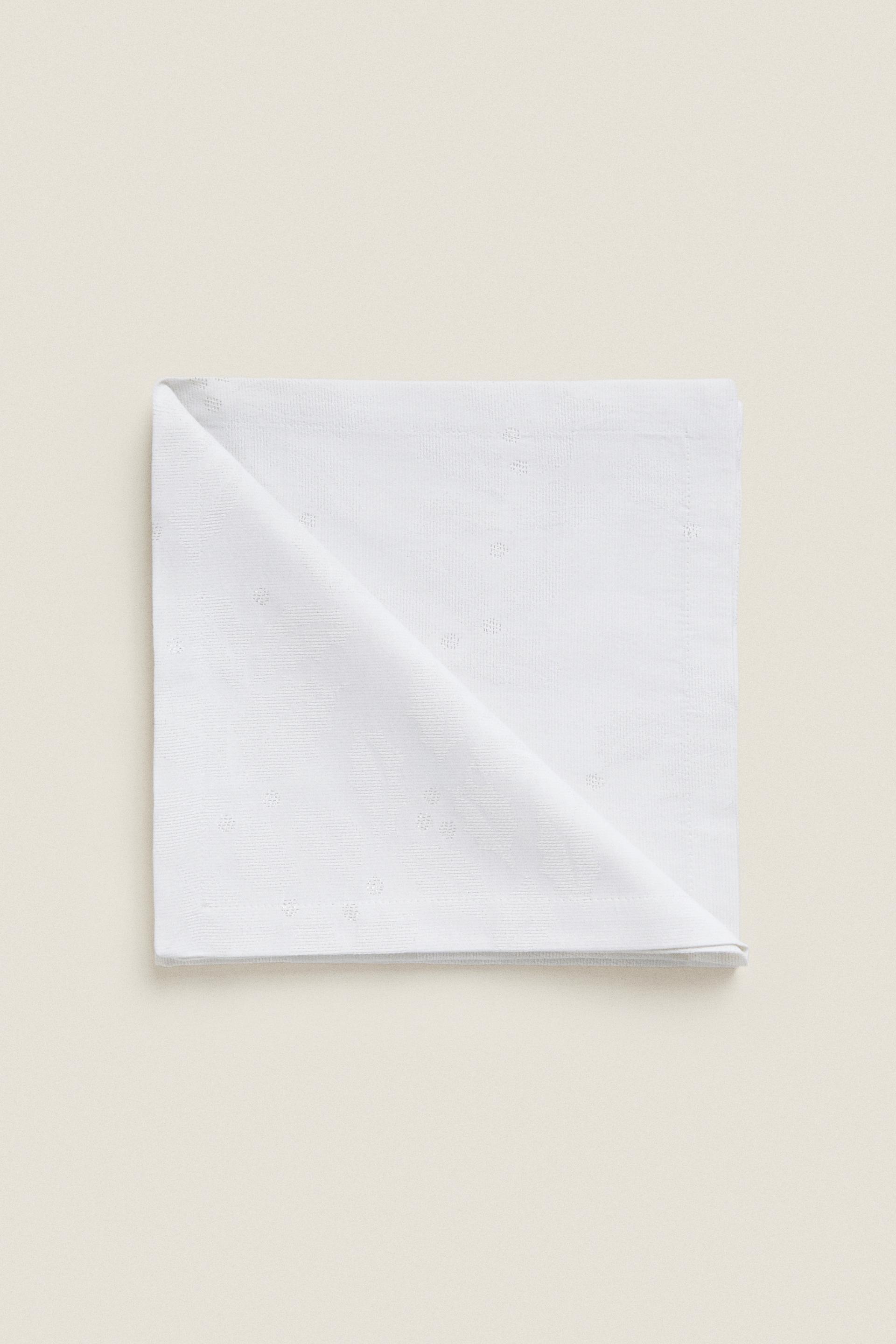 Пакет блестящих рождественских жаккардовых салфеток с цветочным рисунком (пакет из 2)
Пакет блестящих рождественских жаккардовых салфеток с цветочным рисунком (пакет из 2)