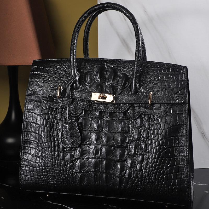 2024 Женская высококлассная сумка-тоут из натуральной кожи с тиснением под крокодила: Вместительная сумка из коровьей кожи верхнего слоя чёрный