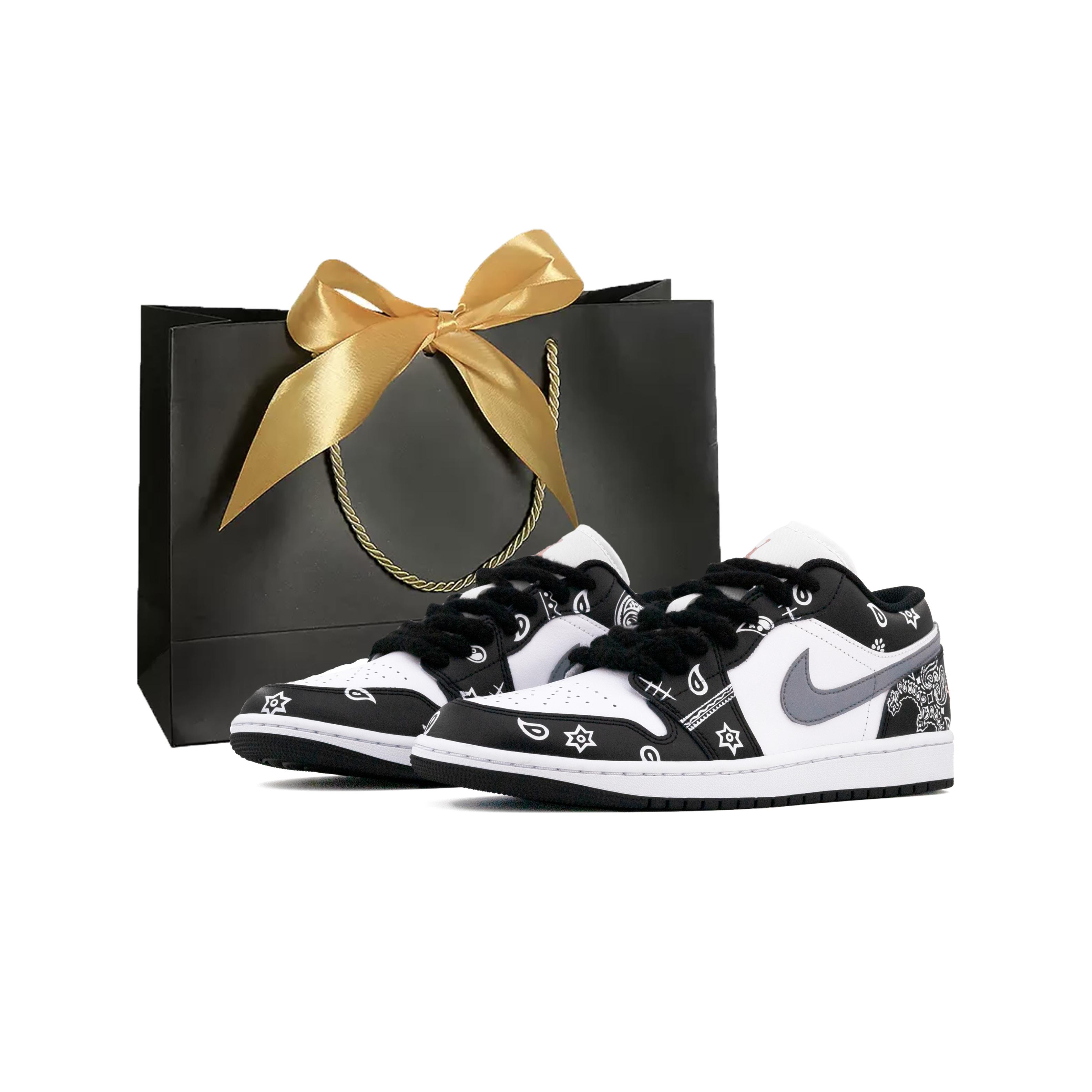 Jordan Air Jordan 1 Leather Low top Vintage Basketball Shoes Unisex Black 553558-165(Team-BOX) 44
Jordan Air Jordan 1 Leather Low top Vintage Basketball Shoes Unisex Black 553558-165(Team-BOX) 44