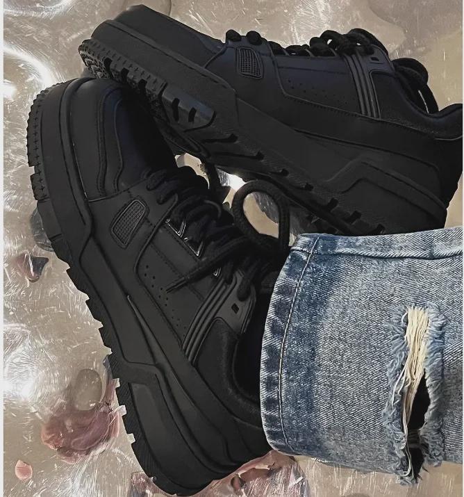Korean Couple Black Cowhide Sneakers: Trendy, All-Match, Thick-Soled, Heightening Lace-Up Shoes for Men and Women 44
Korean Couple Black Cowhide Sneakers: Trendy, All-Match, Thick-Soled, Heightening Lace-Up Shoes for Men and Women 44