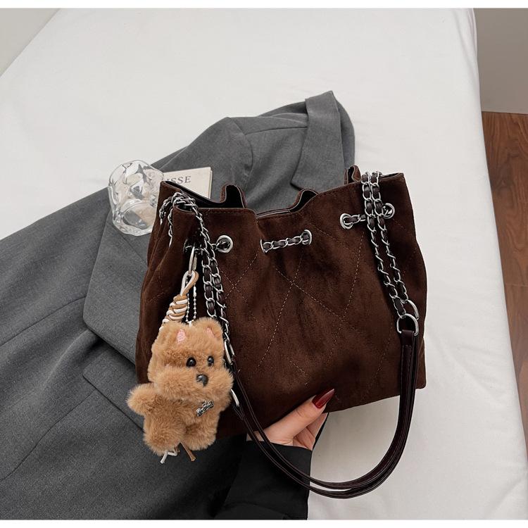 Retro large-capacity tote bag women s bag 2025 new casual super fire tote bag fashionable commuter shoulder bag tide темно-коричневого кольору
Retro large-capacity tote bag women s bag 2025 new casual super fire tote bag fashionable commuter shoulder bag tide темно-коричневого кольору