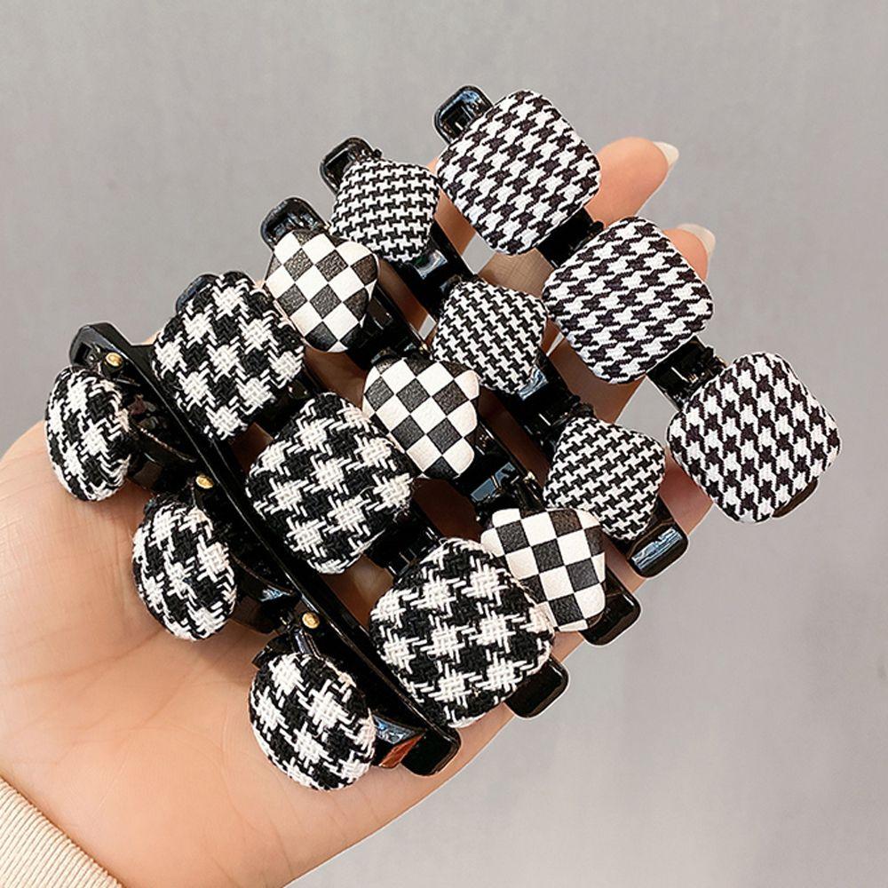 Houndstooth Checkboard Hair Clip Korean Style Hairpin Female Braided Hair Clip Fashion Headdress
Houndstooth Checkboard Hair Clip Korean Style Hairpin Female Braided Hair Clip Fashion Headdress