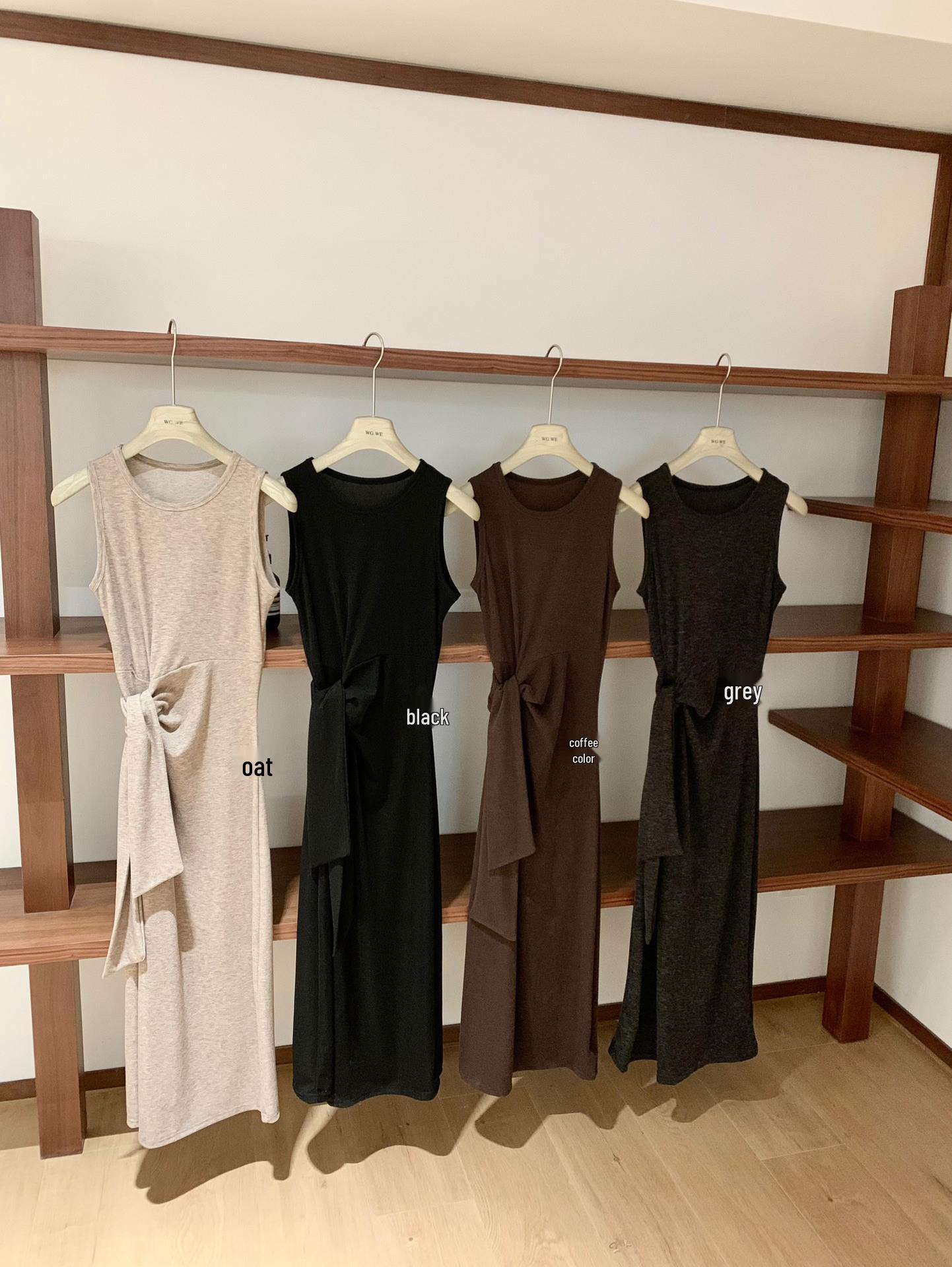 Women’s Spring/Summer Sleeveless Knit Dress with Tie-Up Waist and Hip-Hugging Design Small
Women’s Spring/Summer Sleeveless Knit Dress with Tie-Up Waist and Hip-Hugging Design Small
