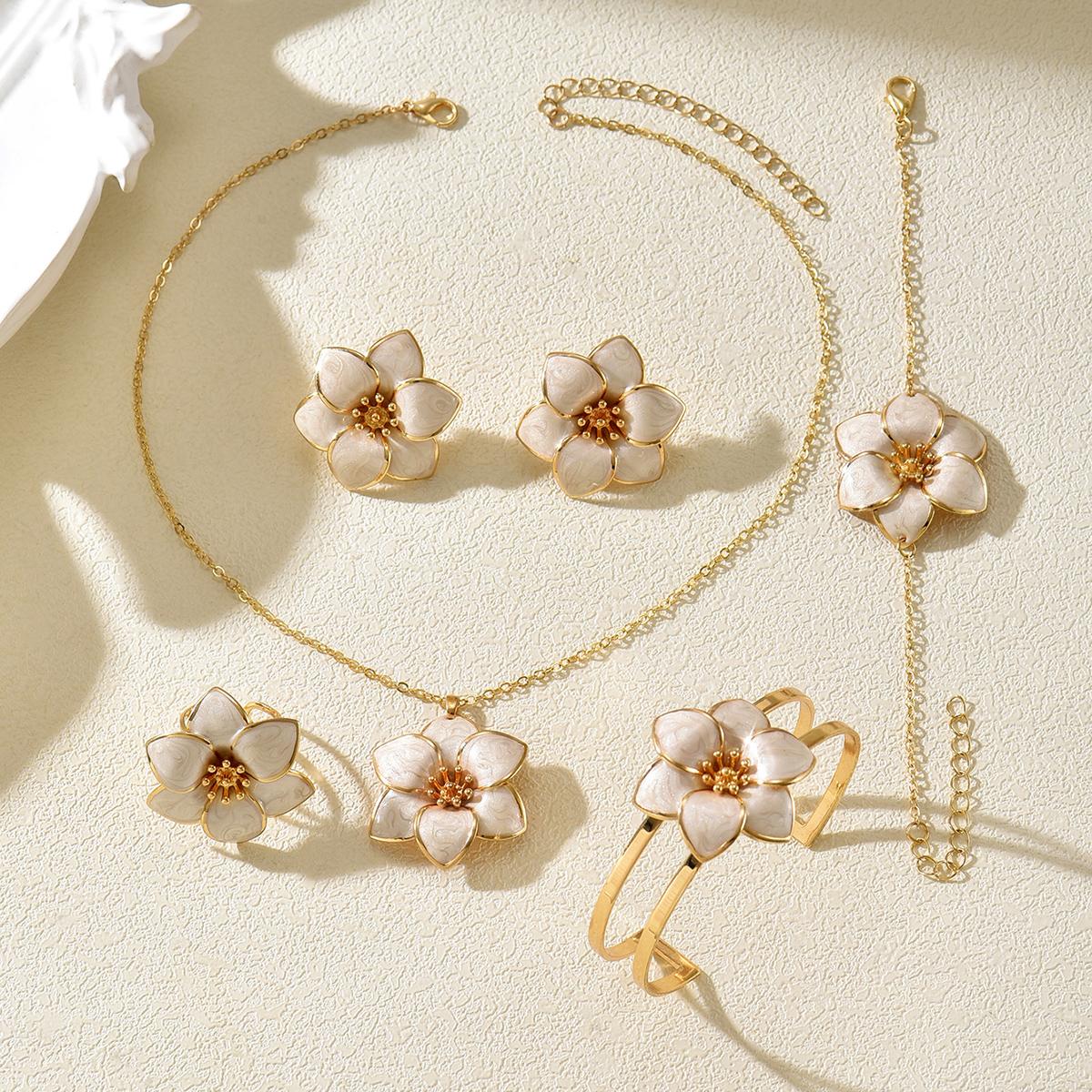 Elegant Enamel Flower Jewelry Set For Women Chic White Floral Necklace Earrings Bracelet Ring Set Vintage Bridal Wedding Jewelry
Elegant Enamel Flower Jewelry Set For Women Chic White Floral Necklace Earrings Bracelet Ring Set Vintage Bridal Wedding Jewelry