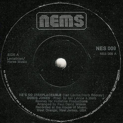 7inch Record DORIS JONES - He s So Irreplaceable NES009 NEMS 1976 UK Soul/Funk Used
7inch Record DORIS JONES - He s So Irreplaceable NES009 NEMS 1976 UK Soul/Funk Used