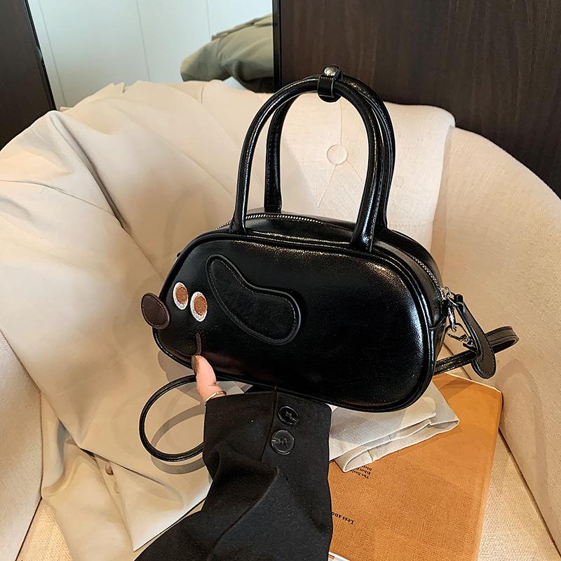 Premium bag women s new summer versatile messenger bag summer niche portable pillow bag чёрный
Premium bag women s new summer versatile messenger bag summer niche portable pillow bag чёрный