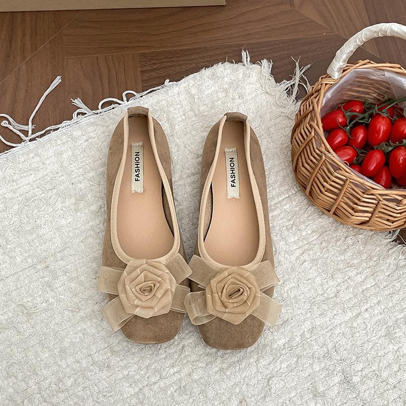 Red retro shallow mouth one-pedal flat-soled single shoes women s 2025 new summer skirt versatile Mary Jane shoes 40 хаки
Red retro shallow mouth one-pedal flat-soled single shoes women s 2025 new summer skirt versatile Mary Jane shoes 40 хаки