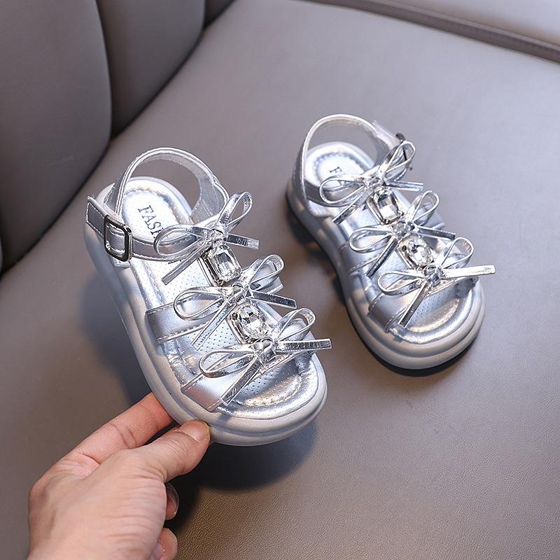 Cartoon Rhinestone Dance Sandals, Summer Princess Leather Shoes for Girls Students 22 серебряный
Cartoon Rhinestone Dance Sandals, Summer Princess Leather Shoes for Girls Students 22 серебряный